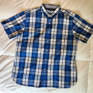 Nautica Men’s Blue Plaid Snort Sleeve Button Front Shirt